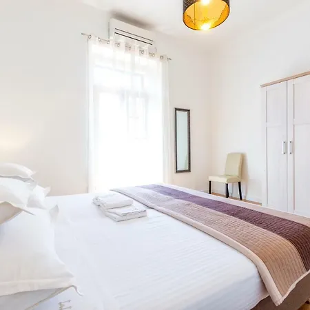 I Apartment