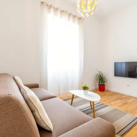 I Apartment Split