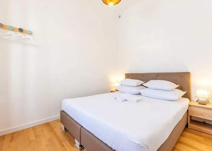 I Apartment Split